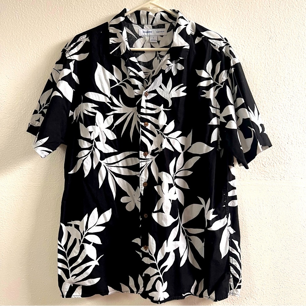 Old Navy Regular Fit Short Sleeve Polo size L